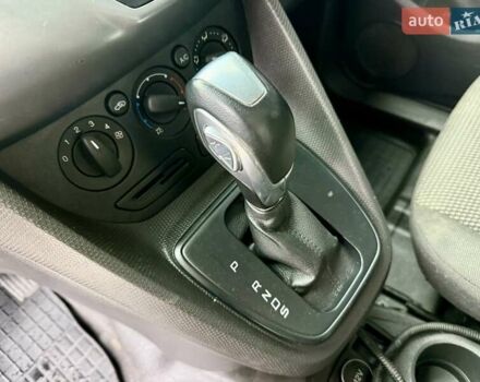 Белый Форд Транзит, объемом двигателя 2.49 л и пробегом 53 тыс. км за 9999 $, фото 33 на Automoto.ua