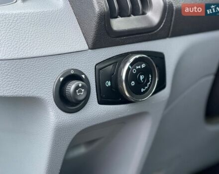 Белый Форд Транзит, объемом двигателя 2.2 л и пробегом 380 тыс. км за 14000 $, фото 31 на Automoto.ua