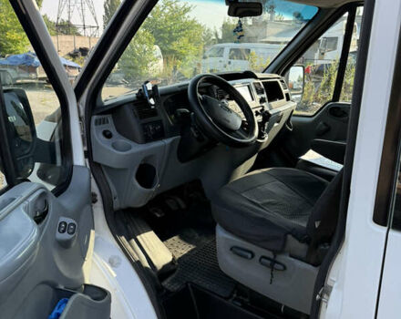 Белый Форд Транзит, объемом двигателя 2.4 л и пробегом 312 тыс. км за 9300 $, фото 4 на Automoto.ua