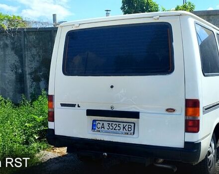 Белый Форд Транзит, объемом двигателя 2 л и пробегом 300 тыс. км за 2300 $, фото 2 на Automoto.ua