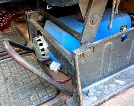 Белый Форд Транзит, объемом двигателя 2.5 л и пробегом 250 тыс. км за 3700 $, фото 5 на Automoto.ua