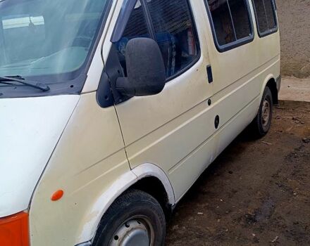 Білий Форд Транзит, об'ємом двигуна 2.5 л та пробігом 300 тис. км за 3000 $, фото 1 на Automoto.ua