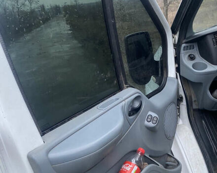 Білий Форд Транзит, об'ємом двигуна 2.4 л та пробігом 376 тис. км за 4300 $, фото 6 на Automoto.ua