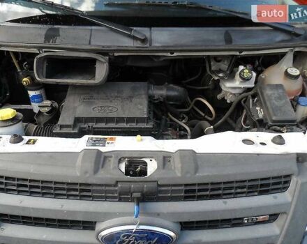 Білий Форд Транзит, об'ємом двигуна 2.2 л та пробігом 315 тис. км за 6300 $, фото 4 на Automoto.ua