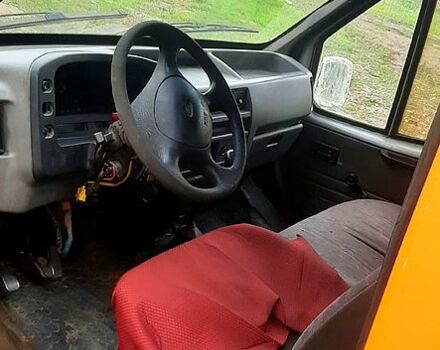 Білий Форд Транзит, об'ємом двигуна 1.8 л та пробігом 350 тис. км за 800 $, фото 1 на Automoto.ua