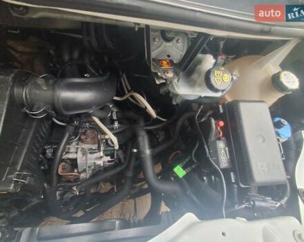 Белый Форд Транзит, объемом двигателя 2.2 л и пробегом 280 тыс. км за 9100 $, фото 25 на Automoto.ua