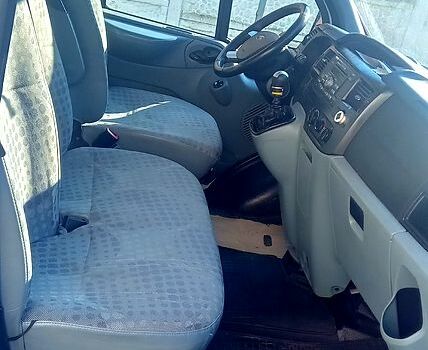 Білий Форд Транзит, об'ємом двигуна 2.2 л та пробігом 252 тис. км за 8500 $, фото 6 на Automoto.ua