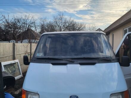 Белый Форд Транзит, объемом двигателя 2.5 л и пробегом 77 тыс. км за 2300 $, фото 1 на Automoto.ua