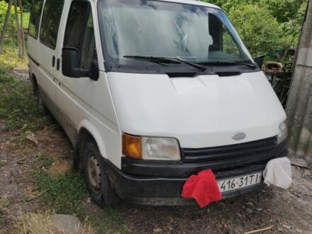 Форд Транзит 1989 у Хмельницькому на Automoto.ua Білий Форд Транзит, об'ємом двигуна 2 л та пробігом 300 тис. км за 1600 $, фото 1 на Automoto.ua