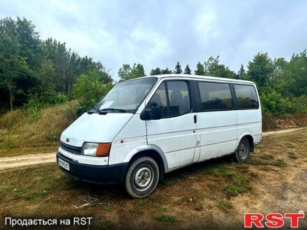 Форд Транзит 1989 у Сумах на Automoto.ua Білий Форд Транзит, об'ємом двигуна 2 л та пробігом 200 тис. км за 1200 $, фото 1 на Automoto.ua