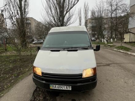 Белый Форд Транзит, объемом двигателя 2 л и пробегом 400 тыс. км за 1100 $, фото 1 на Automoto.ua