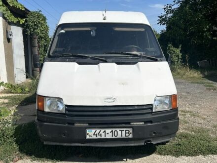 Белый Форд Транзит, объемом двигателя 2.5 л и пробегом 300 тыс. км за 1499 $, фото 1 на Automoto.ua