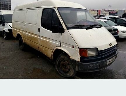 Белый Форд Транзит, объемом двигателя 2.5 л и пробегом 357 тыс. км за 1050 $, фото 1 на Automoto.ua