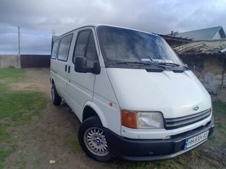 Белый Форд Транзит, объемом двигателя 2.5 л и пробегом 450 тыс. км за 3100 $, фото 1 на Automoto.ua