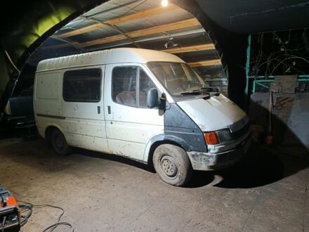 Белый Форд Транзит, объемом двигателя 2.5 л и пробегом 300 тыс. км за 1000 $, фото 1 на Automoto.ua