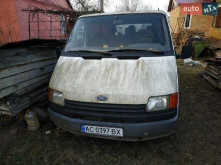 Белый Форд Транзит, объемом двигателя 2.5 л и пробегом 400 тыс. км за 1100 $, фото 1 на Automoto.ua