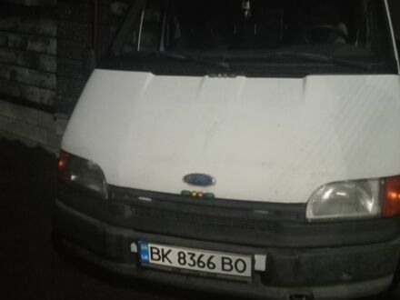 Белый Форд Транзит, объемом двигателя 2.5 л и пробегом 400 тыс. км за 2000 $, фото 1 на Automoto.ua