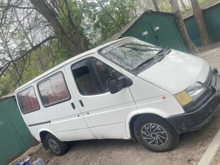 Белый Форд Транзит, объемом двигателя 2 л и пробегом 2 тыс. км за 2002 $, фото 1 на Automoto.ua