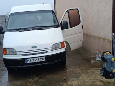 Белый Форд Транзит, объемом двигателя 2.5 л и пробегом 200 тыс. км за 2500 $, фото 1 на Automoto.ua
