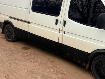 Белый Форд Транзит, объемом двигателя 2.5 л и пробегом 425 тыс. км за 2500 $, фото 1 на Automoto.ua