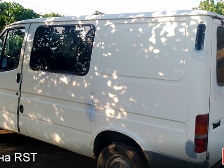 Белый Форд Транзит, объемом двигателя 2.5 л и пробегом 0 тыс. км за 2000 $, фото 1 на Automoto.ua