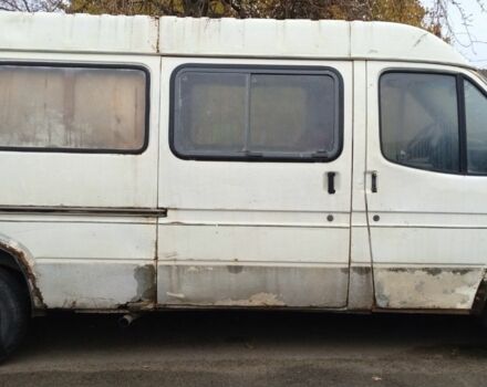 Белый Форд Транзит, объемом двигателя 2.5 л и пробегом 300 тыс. км за 811 $, фото 1 на Automoto.ua
