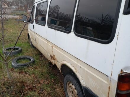Белый Форд Транзит, объемом двигателя 2 л и пробегом 250 тыс. км за 600 $, фото 1 на Automoto.ua