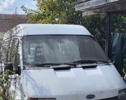 Белый Форд Транзит, объемом двигателя 2.5 л и пробегом 150 тыс. км за 1850 $, фото 1 на Automoto.ua