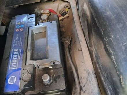 Белый Форд Транзит, объемом двигателя 2 л и пробегом 475 тыс. км за 2000 $, фото 1 на Automoto.ua