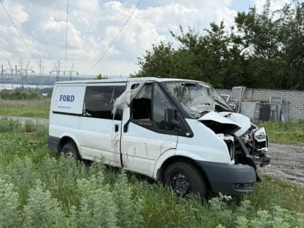 Форд Транзит 2007 у Дніпро (Дніпропетровську) на Automoto.ua Білий Форд Транзит, об'ємом двигуна 2.2 л та пробігом 300 тис. км за 2000 $, фото 1 на Automoto.ua