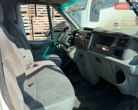 Белый Форд Транзит, объемом двигателя 2.4 л и пробегом 180 тыс. км за 3500 $, фото 1 на Automoto.ua