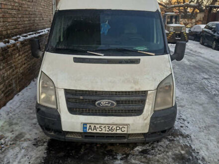 Белый Форд Транзит, объемом двигателя 2.2 л и пробегом 403 тыс. км за 9200 $, фото 1 на Automoto.ua