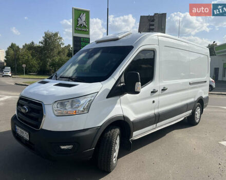 Белый Форд Транзит, объемом двигателя 2 л и пробегом 250 тыс. км за 71994 $, фото 1 на Automoto.ua