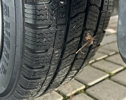 Черный Форд Транзит, объемом двигателя 2.2 л и пробегом 231 тыс. км за 10800 $, фото 24 на Automoto.ua