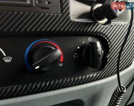 Чорний Форд Транзит, об'ємом двигуна 2.2 л та пробігом 204 тис. км за 19500 $, фото 3 на Automoto.ua