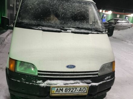 Черный Форд Транзит, объемом двигателя 2.5 л и пробегом 368 тыс. км за 2350 $, фото 1 на Automoto.ua