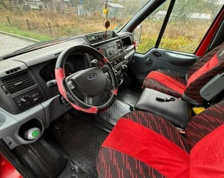 Форд Транзит 2013 у Києві на Automoto.ua Червоний Форд Транзит, об'ємом двигуна 2.2 л та пробігом 240 тис. км за 16000 $, фото 10 на Automoto.ua