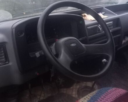 Красный Форд Транзит, объемом двигателя 2 л и пробегом 230 тыс. км за 2000 $, фото 2 на Automoto.ua