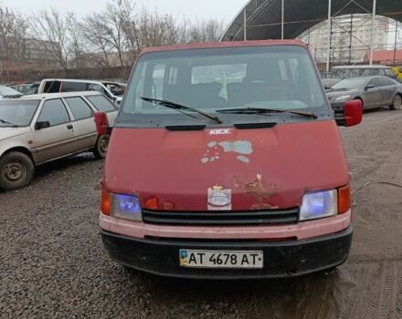 Красный Форд Транзит, объемом двигателя 2 л и пробегом 300 тыс. км за 650 $, фото 2 на Automoto.ua