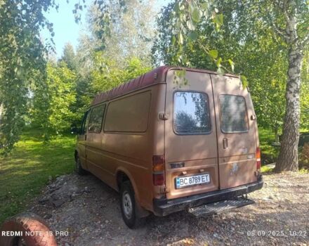 Красный Форд Транзит, объемом двигателя 2.5 л и пробегом 360 тыс. км за 1900 $, фото 2 на Automoto.ua