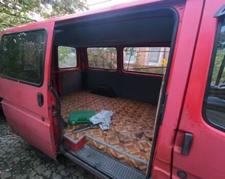 Красный Форд Транзит, объемом двигателя 2.5 л и пробегом 525 тыс. км за 1800 $, фото 3 на Automoto.ua