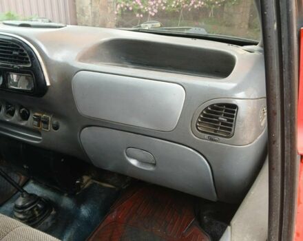 Красный Форд Транзит, объемом двигателя 2.5 л и пробегом 200 тыс. км за 1300 $, фото 5 на Automoto.ua