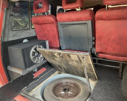 Красный Форд Транзит, объемом двигателя 2.4 л и пробегом 65 тыс. км за 2500 $, фото 2 на Automoto.ua