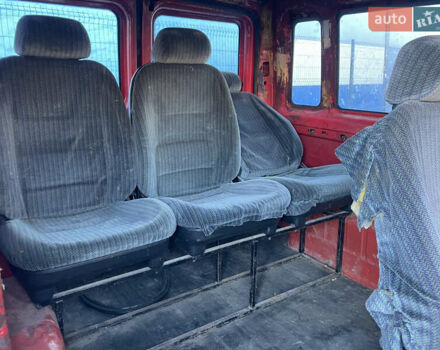 Красный Форд Транзит, объемом двигателя 2 л и пробегом 377 тыс. км за 3333 $, фото 13 на Automoto.ua