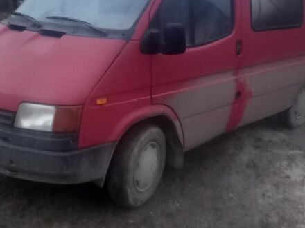 Красный Форд Транзит, объемом двигателя 2 л и пробегом 230 тыс. км за 2000 $, фото 1 на Automoto.ua