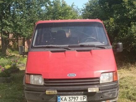 Красный Форд Транзит, объемом двигателя 2.5 л и пробегом 500 тыс. км за 1900 $, фото 1 на Automoto.ua