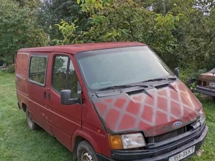 Красный Форд Транзит, объемом двигателя 2 л и пробегом 333 тыс. км за 400 $, фото 1 на Automoto.ua