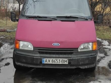 Красный Форд Транзит, объемом двигателя 2.5 л и пробегом 160 тыс. км за 2000 $, фото 1 на Automoto.ua