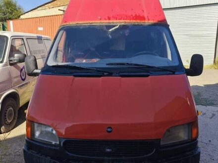 Красный Форд Транзит, объемом двигателя 2.5 л и пробегом 450 тыс. км за 5500 $, фото 1 на Automoto.ua