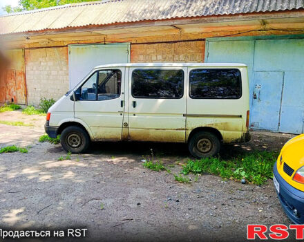 Форд Транзит, объемом двигателя 2.5 л и пробегом 200 тыс. км за 1100 $, фото 1 на Automoto.ua